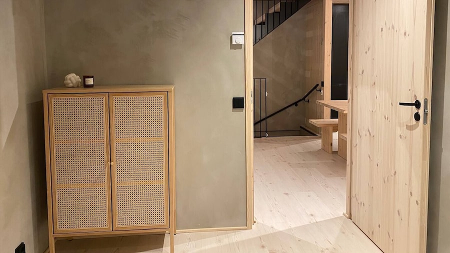 Modern Luxury 4BR Villa Levi Center