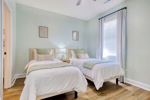 2 habitaciones, tabla de planchar con plancha, wifi y ropa de cama 