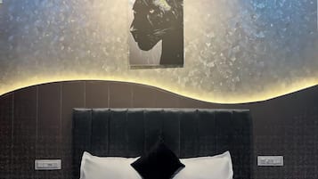 Deluxe appartement, balkon, uitzicht op stad | Een strijkplank/strijkijzer, gratis wifi