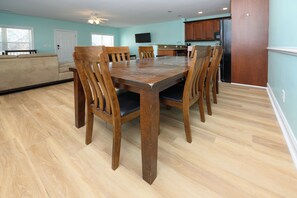 Dining - 5 Bedroom, Pet Friendly Beach House - Hailey's Hideaway (Garden City)