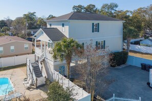 Exterior - 5 Bedroom, Pet Friendly Beach House - Hailey's Hideaway (Garden City)