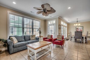 Smart TV, DVD player, stereo