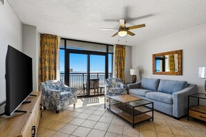 Smart-TV, DVD-spiller og stereoanlegg