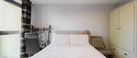 1 室のベッドルーム、アイロン / アイロン台、インターネット、ベッドシーツ