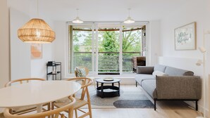 Living area - Beautifully Curated 2BD Flat, Heart of East London (Greater London)