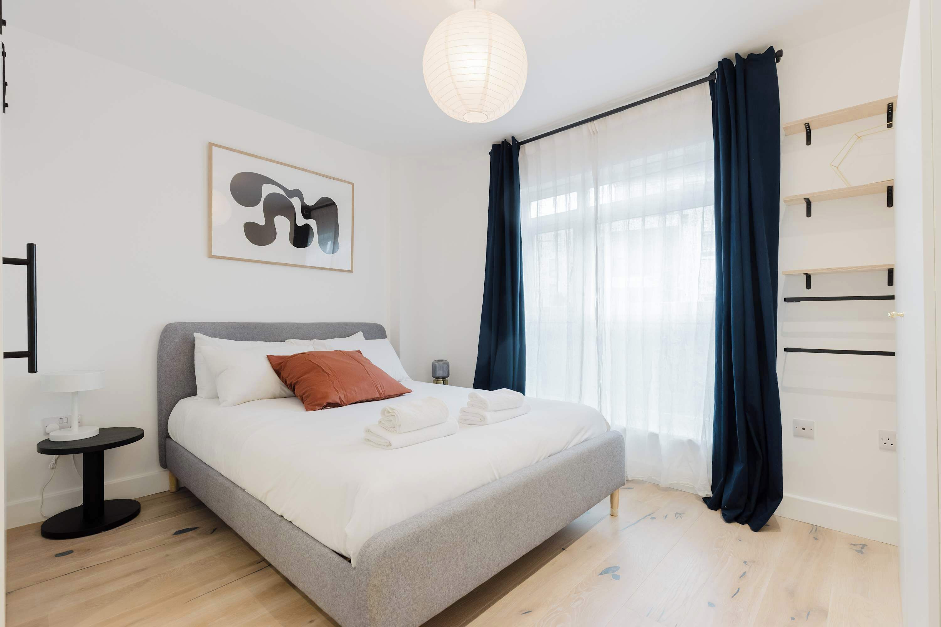 2 bedrooms, iron/ironing board, internet, bed sheets