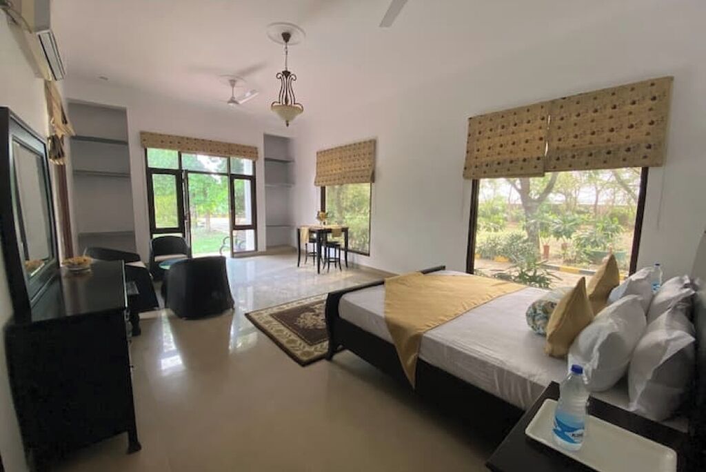 2 bedrooms, bed sheets