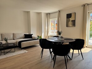 Comfort Apartment, Balcony | Living area | Flat-screen TV - FarawayHomes Studios Mautern (Mautern in Steiermark)