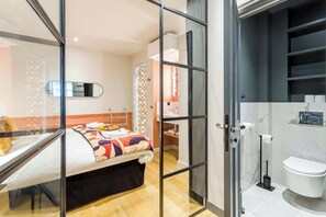 Bruser, hårtørrer, håndklæder