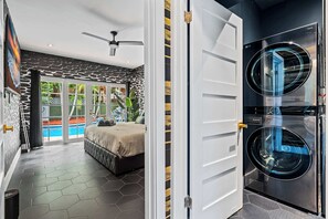 4 Schlafzimmer, Bügeleisen/Bügelbrett, Reisekinderbett, WLAN