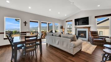 TV, fireplace, books, stereo