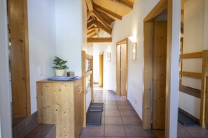 Interior - Chasa Porta 19: Practical and cozy 4.5-room apartment in a central location (Scuol)