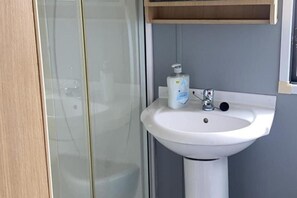 Shower, hair dryer - Southview Park- Family Caravan- Sleeps 6- Parking (Skegness)