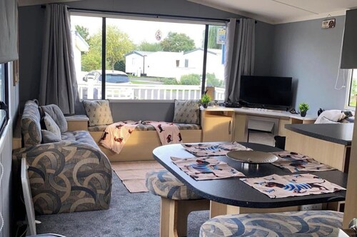 Southview Park- Family Caravan- Sleeps 6- Parking