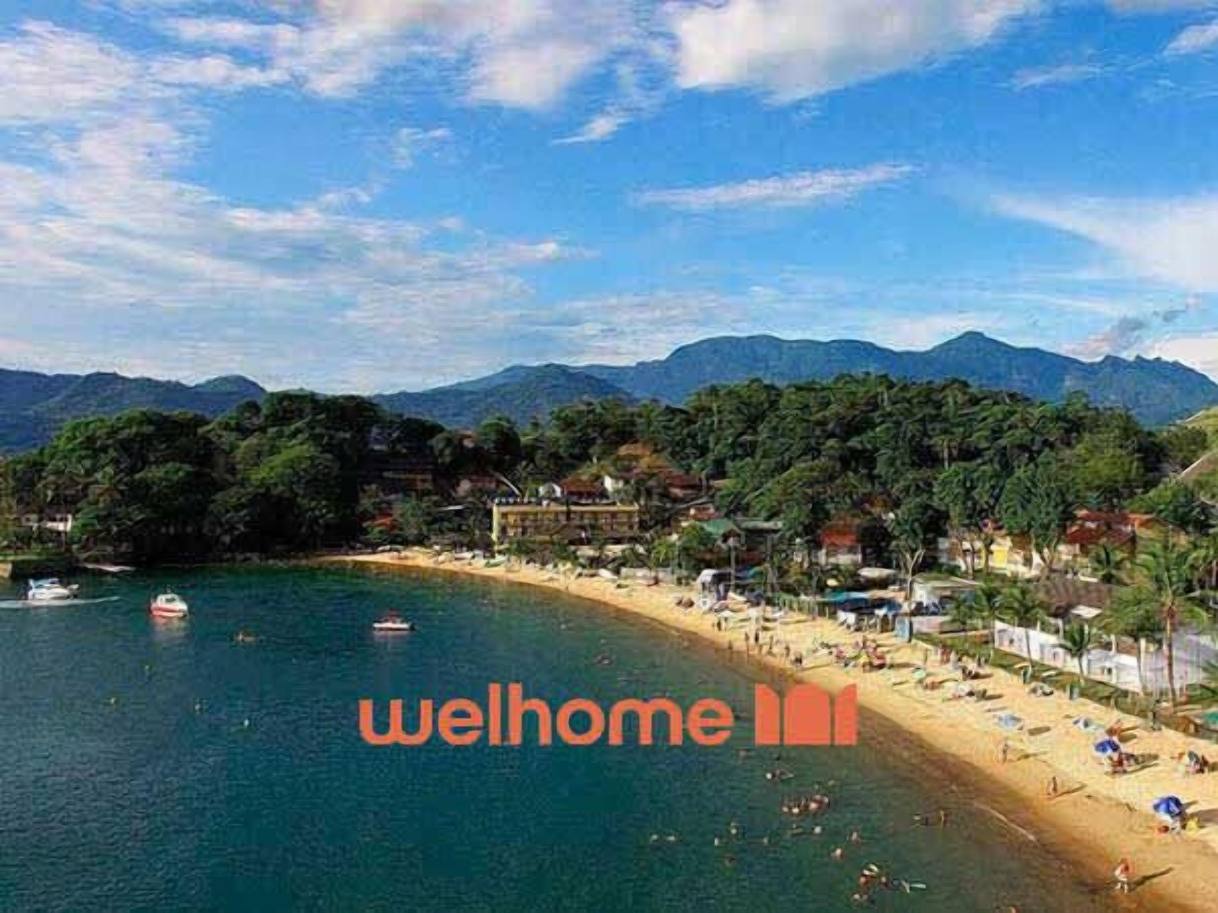 Una spiaggia nelle vicinanze