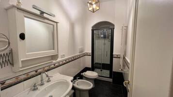 Appartement, vue ville | Salle de bain