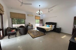 2 bedrooms, bed sheets