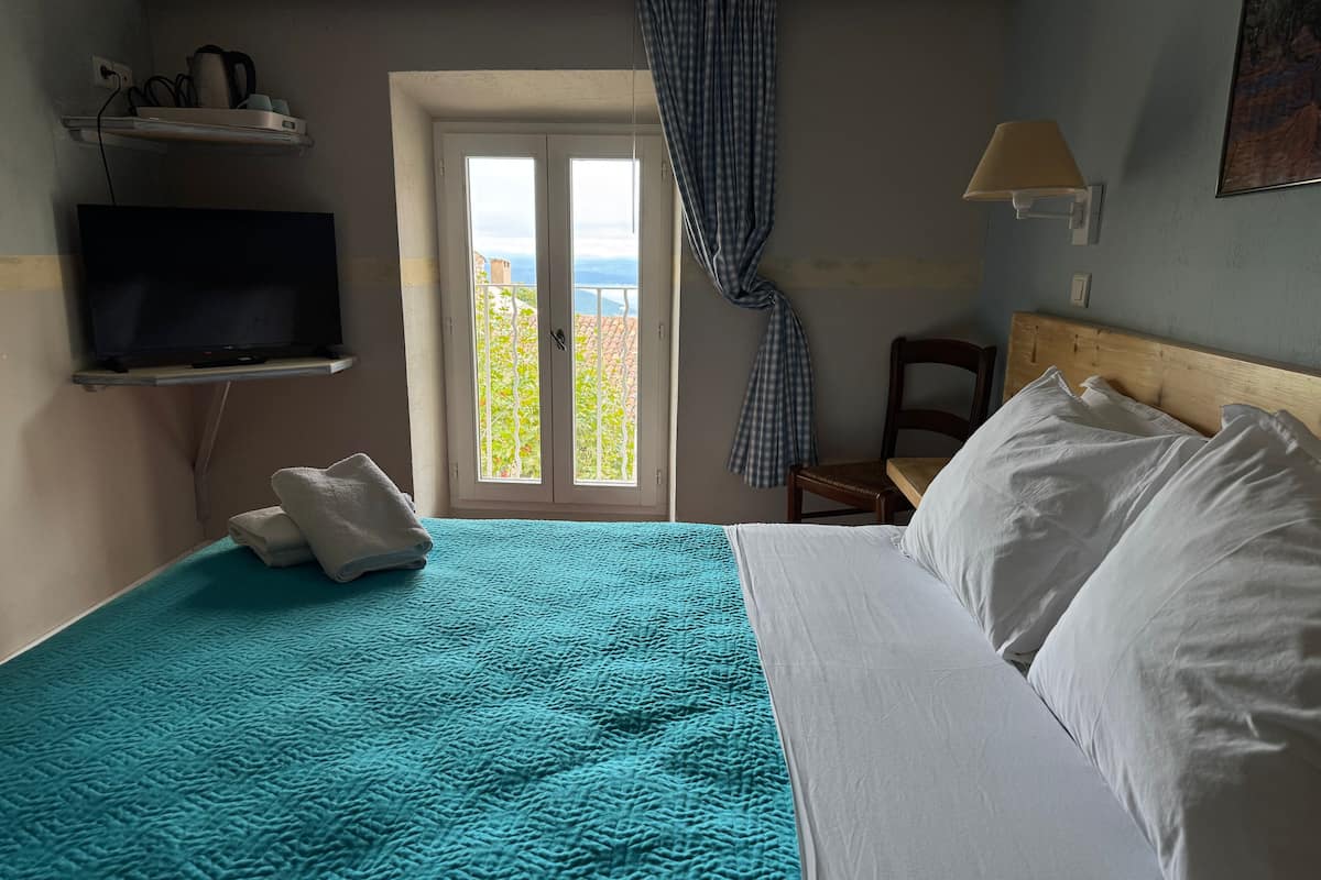 Comfort Double Room, City View | Free WiFi, bed sheets