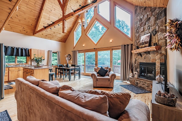 Smart TV, fireplace