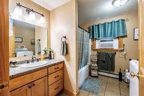 Shower, hair dryer, towels - Three plus bedrooms and two full baths-Mud Season Special! (Bethel)