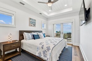 5 室のベッドルーム、WiFi (無料)、ベッドシーツ