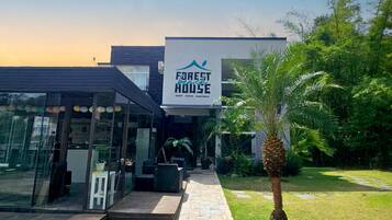 Fachada de la propiedad