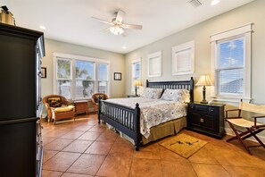 5 bedrooms, free WiFi, bed sheets