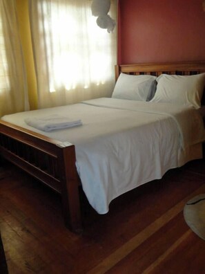 Standard Double Room | Free WiFi, bed sheets
