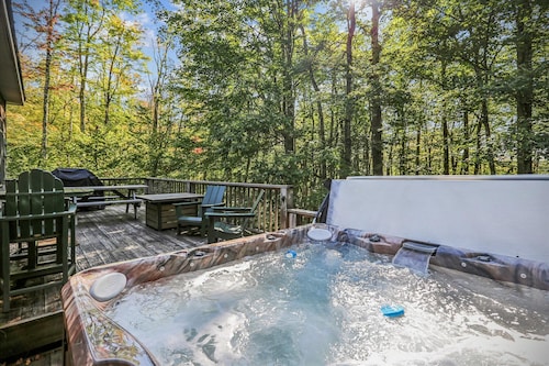Surrounded by peace, quiet, and nature~welcome to Woodhaven!
