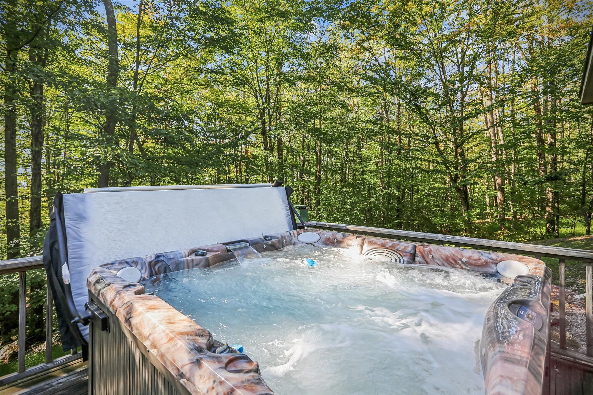 Baignoire à remous extérieure