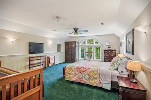 4 bedrooms, WiFi, bed sheets