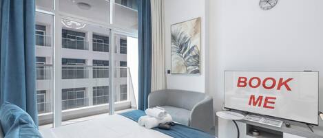 Iron/ironing board, WiFi, bed sheets