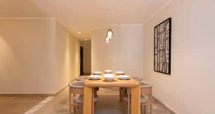 Chill & Swim - 1BR October City