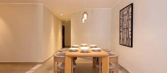 Chill & Swim - 1BR October City
