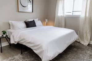 2 bedrooms, desk, iron/ironing board, free WiFi