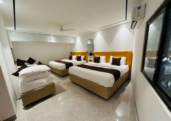 Family Room | Free WiFi