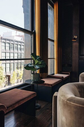 Interior - The Reserve on Main S (Louisville)