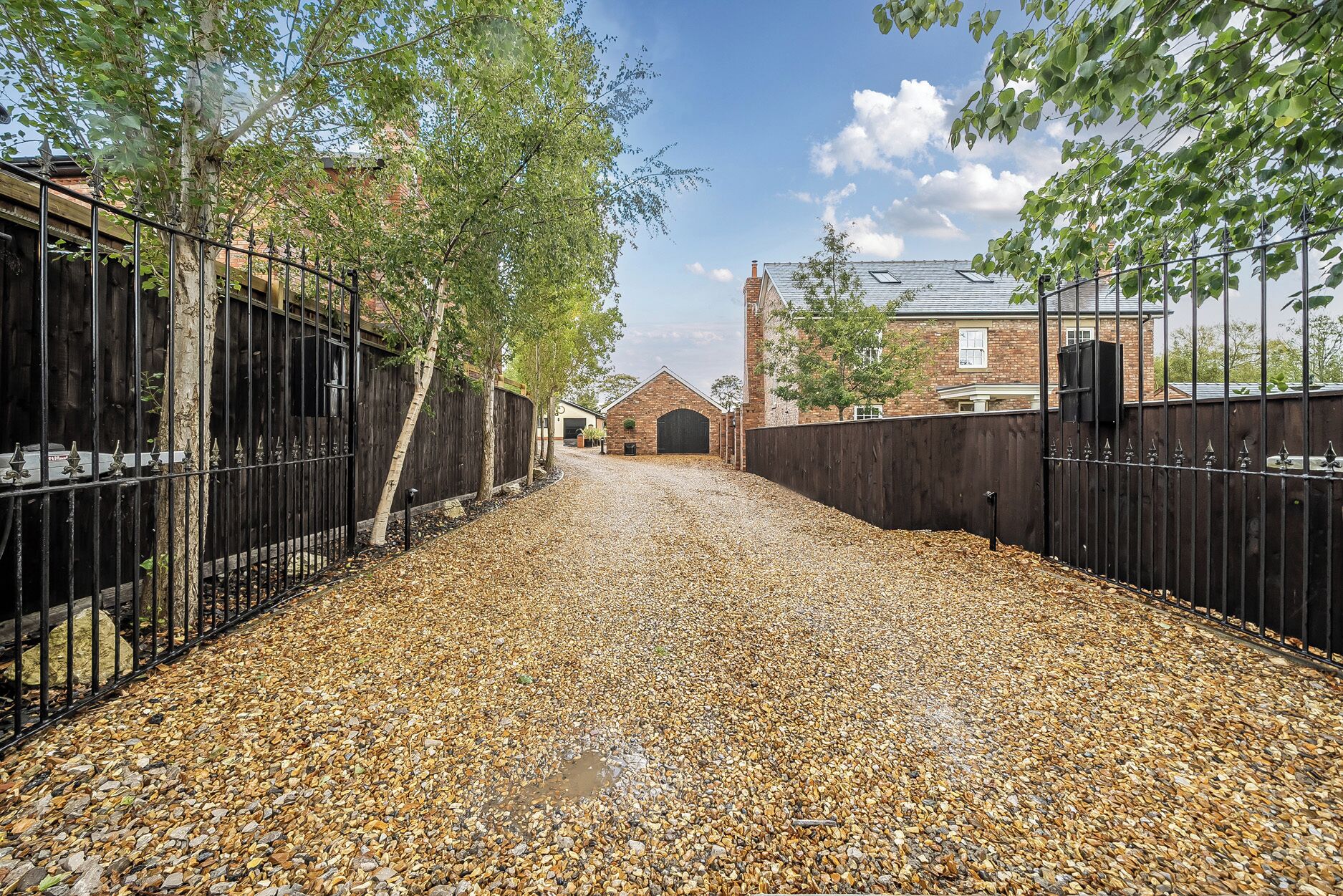 المنطقة المحيطة بالمنشأة