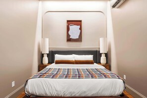 1 chambre, bureau, fer et planche à repasser, Wi-Fi