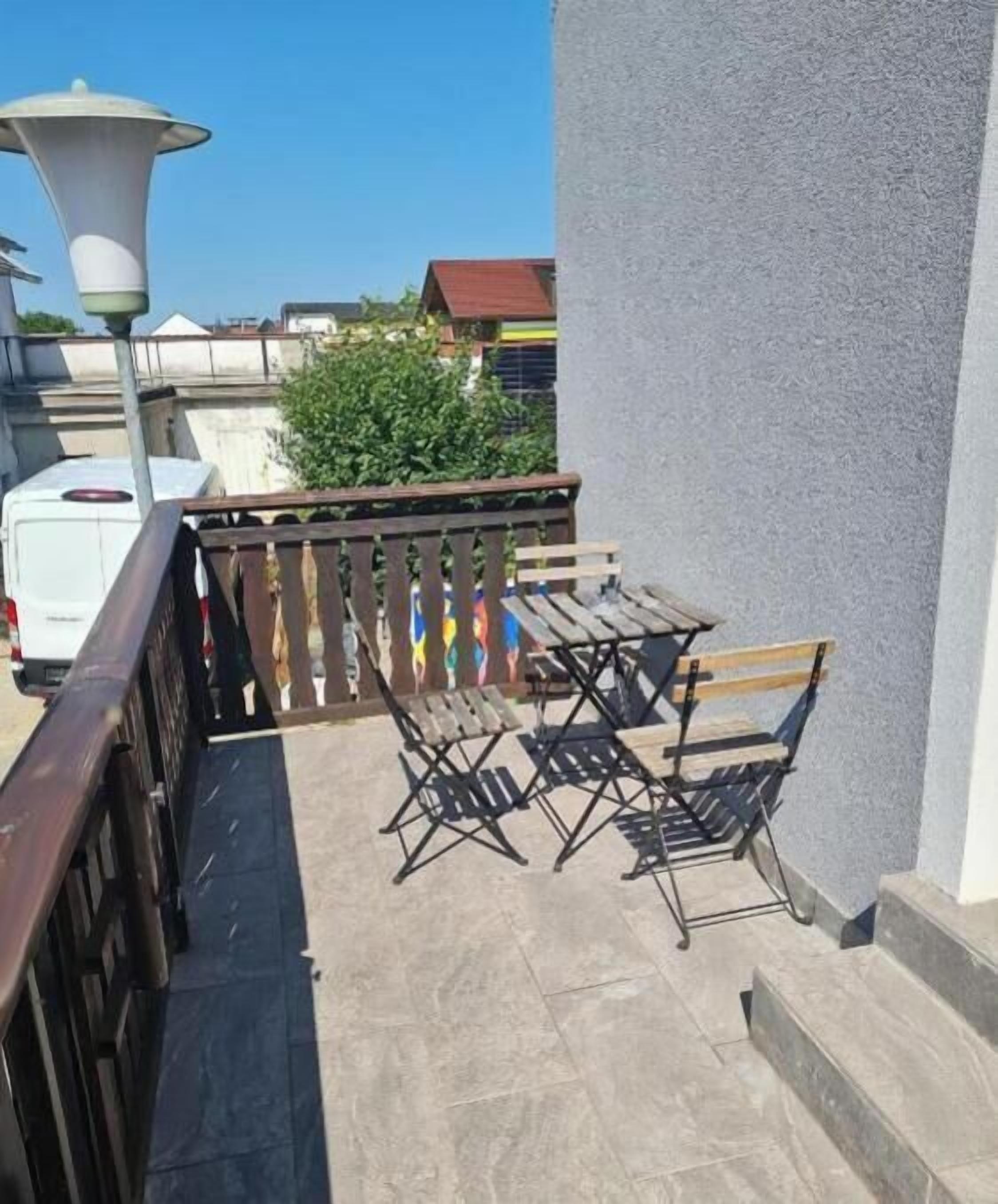 Comfort-Apartment, Balkon | Speisen im Freien