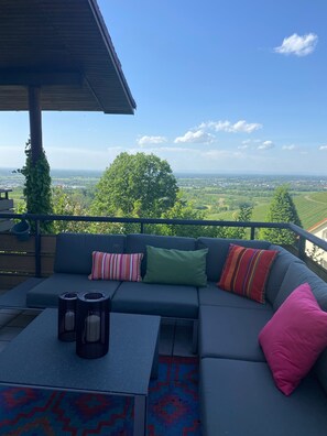 Property grounds - Baden Chalet – Black Forest Apartment with Panoramic Views in Bühl (Bühl)