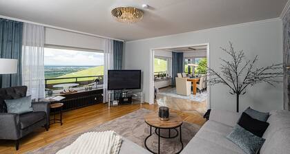 Baden Chalet – Black Forest Apartment with Panoramic Views in Bühl