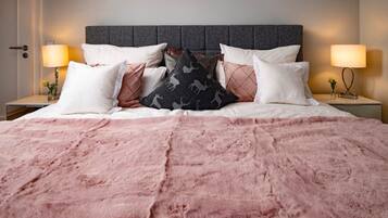 2 bedrooms, WiFi, bed sheets, wheelchair access