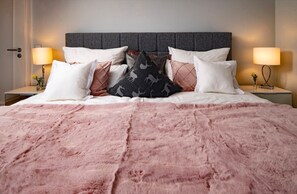 2 bedrooms, WiFi, bed sheets, wheelchair access