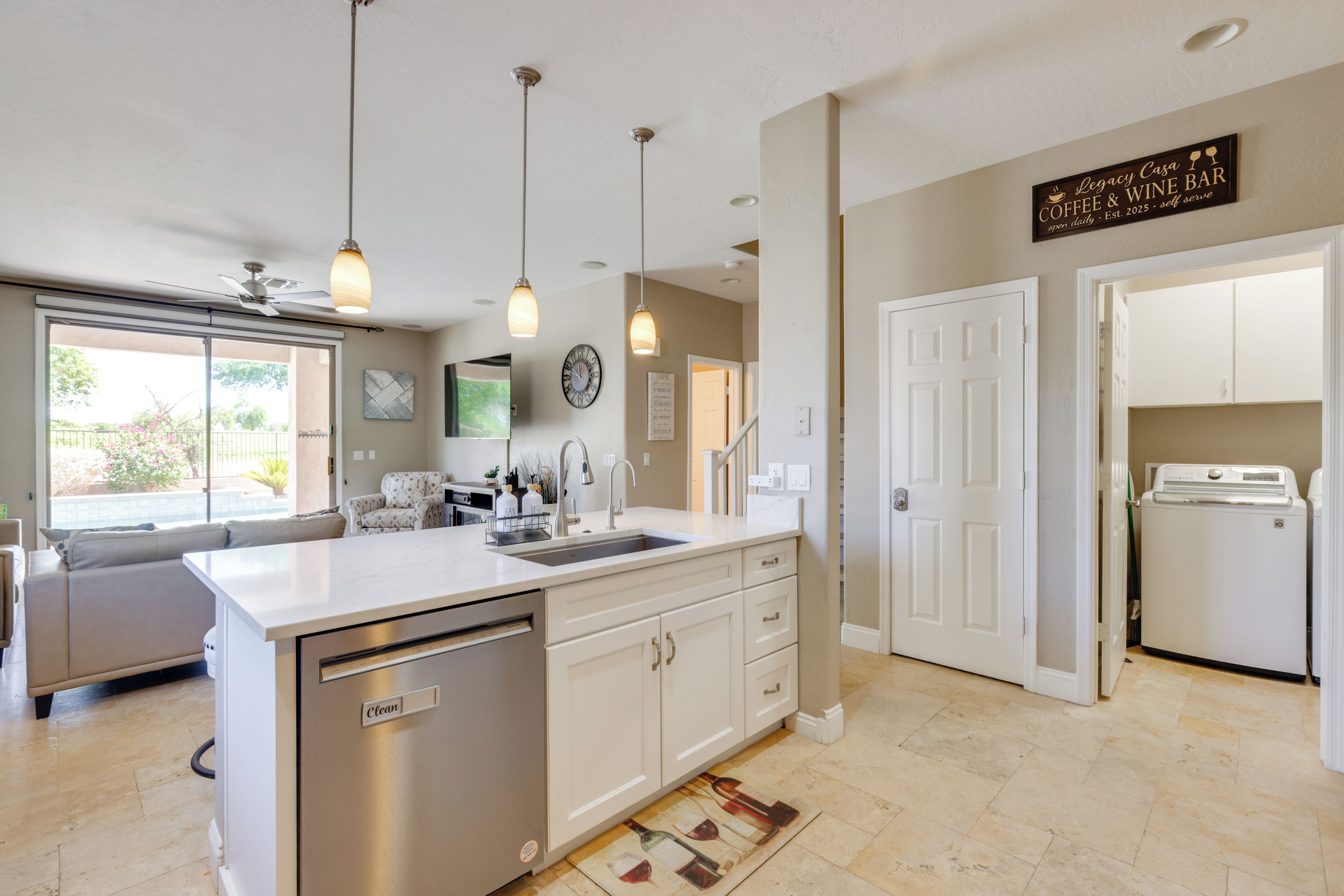 House (4 Bedrooms) | Interior