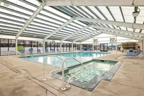 Innenpool, beheizter Pool
