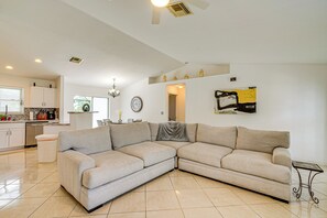 House (3 Bedrooms) | Interior