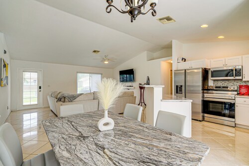Quiet Neighborhood! Poolside Oasis in Cape Coral