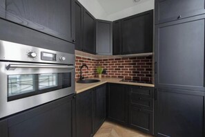 Fridge, microwave, dishwasher, coffee/tea maker