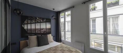 3 slaapkamers, een bureau, een strijkplank/strijkijzer, wifi